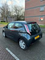 Toyota Aygo 1.0 12V Vvt-i 5Deurs 2015 Grijs CAMERA/CRUISE, Auto's, Voorwielaandrijving, Stof, Zwart, 4 stoelen