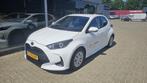 Toyota Yaris 1.5 Hybride Active NLauto | All-in | NAVI | Dea, Gebruikt, Euro 6, Met garantie (alle), 450 kg