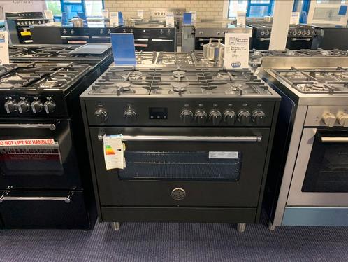 Bertazzoni AMS96L61CZWA gas fornuis, Witgoed en Apparatuur, Fornuizen, Nieuw, Vrijstaand, Gas, 5 kookzones of meer, Ophalen of Verzenden