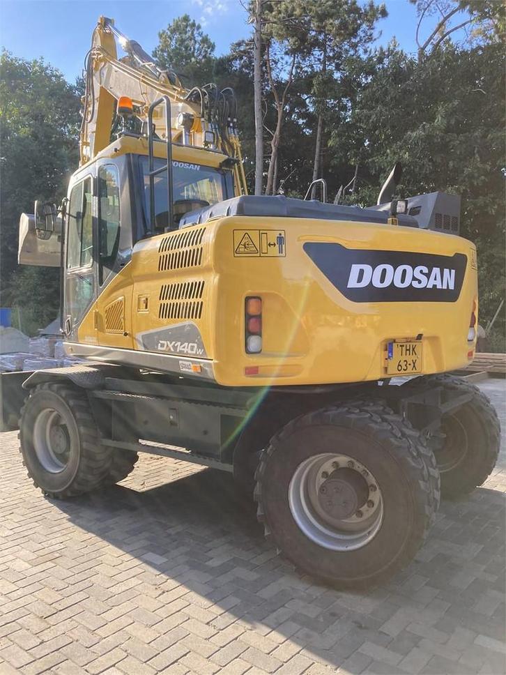 Doosan DX140W-5 (bj 2020), Zakelijke goederen, Machines en Bouw | Kranen en Graafmachines, Graafmachine