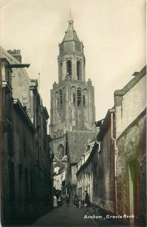 (701-301-049) Arnhem Groote Kerk, Verzamelen, Ansichtkaarten | Nederland, Gelderland, Verzenden