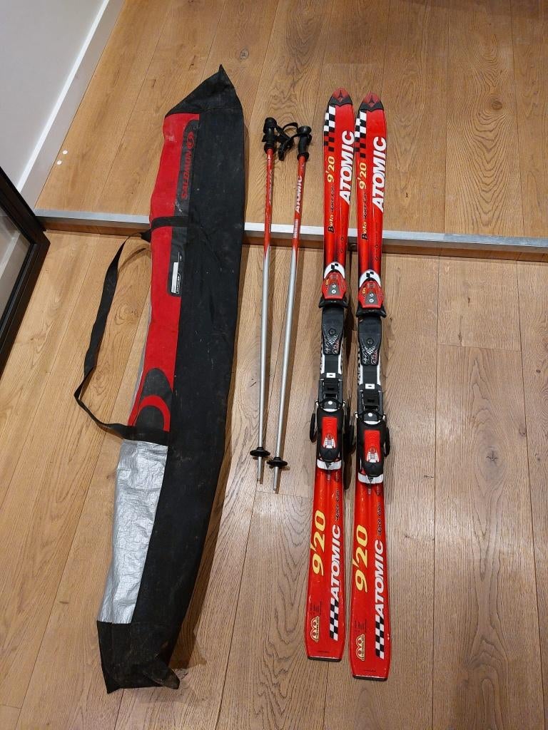 Ski's Atomic CARV 9.20 met stokken, Sport en Fitness, Skiën en Langlaufen, Ophalen, 160 tot 180 cm, Zo goed als nieuw, Carve