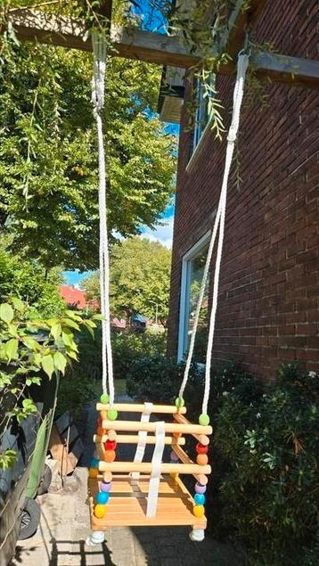 Kleuterschommel beschikbaar voor biedingen