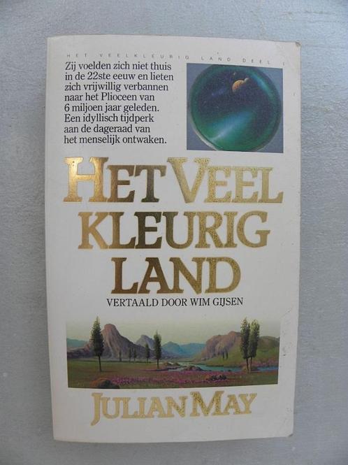 "Het Veelkleurig land" deel 1 - Julian May, Boeken, Fantasy, Gelezen, Ophalen of Verzenden