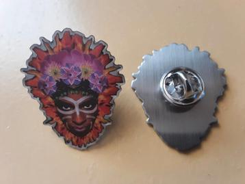 Pin Afrika met gezicht. Medicijnman look.  als nieuw beschikbaar voor biedingen