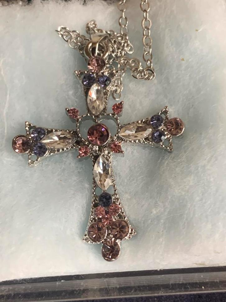 Kruisje met ketting, Sieraden, Tassen en Uiterlijk, Kettinghangers, Zo goed als nieuw, Overige materialen, Zilver, Kruis of Symbool