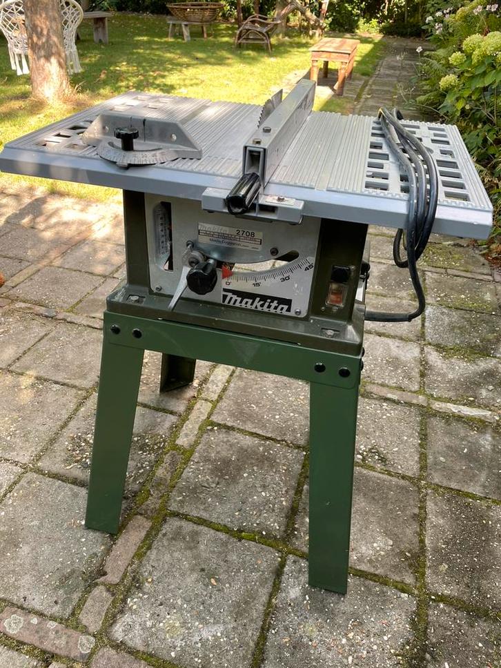 Zaagtafel makita 2708, Doe-het-zelf en Verbouw, Gereedschap | Zaagmachines, Gebruikt, Cirkelzaag, 1200 watt of meer, 30 tot 70 mm