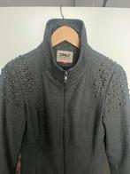 Grijze wollen jas met studs van het merk Only. Maat S., Kleding | Dames, Only, Ophalen of Verzenden, Zo goed als nieuw, Maat 36 (S)
