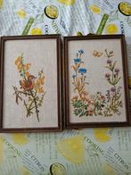 Twee ingelijsten borduurwerkjes. Afmetinglijstje 21 bij 31 c, Ophalen of Verzenden, Hout, Minder dan 50 cm, Minder dan 50 cm