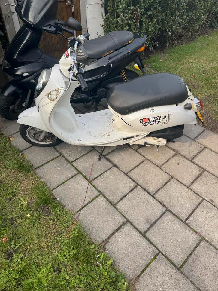 Sym Mio scooter (gele kenteken), Fietsen en Brommers, Snorfietsen en Snorscooters, Gebruikt, SYM, Benzine, Ophalen of Verzenden