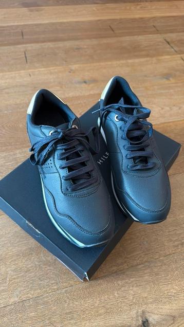 NIEUW Tommy Hilfiger sneakers maat 39 beschikbaar voor biedingen