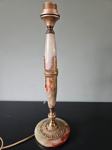Grote vintage marmer met messing tafellamp / lampvoet beschikbaar voor biedingen