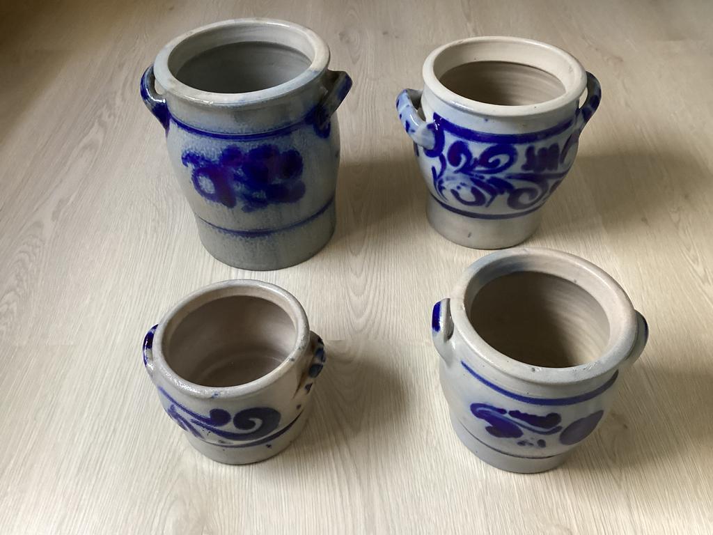 Vier oude keulse potten., Ophalen of Verzenden