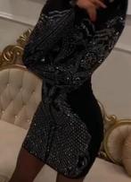 chique jurkje versierd met strass steentjes maat 36, Kleding | Dames, Jurken, Nieuw, Ophalen of Verzenden, Maat 36 (S), Zwart