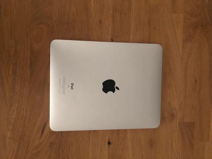 Apple iPad (2010) - zo goed als nieuw, Computers en Software, Apple iPads, Gebruikt, Apple iPad, Wi-Fi, 10 inch, 16 GB, Zilver