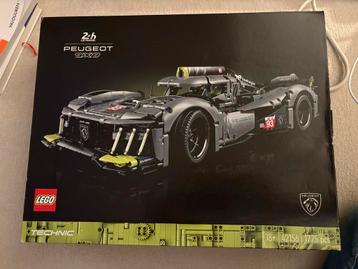 LEGO Technic PEUGEOT 9X8 24H Le Mans beschikbaar voor biedingen