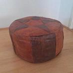 Mooie vintage leren poef, Huis en Inrichting, Banken | Voetenbanken en Poefen, Ophalen, Minder dan 50 cm, Gebruikt, Rond