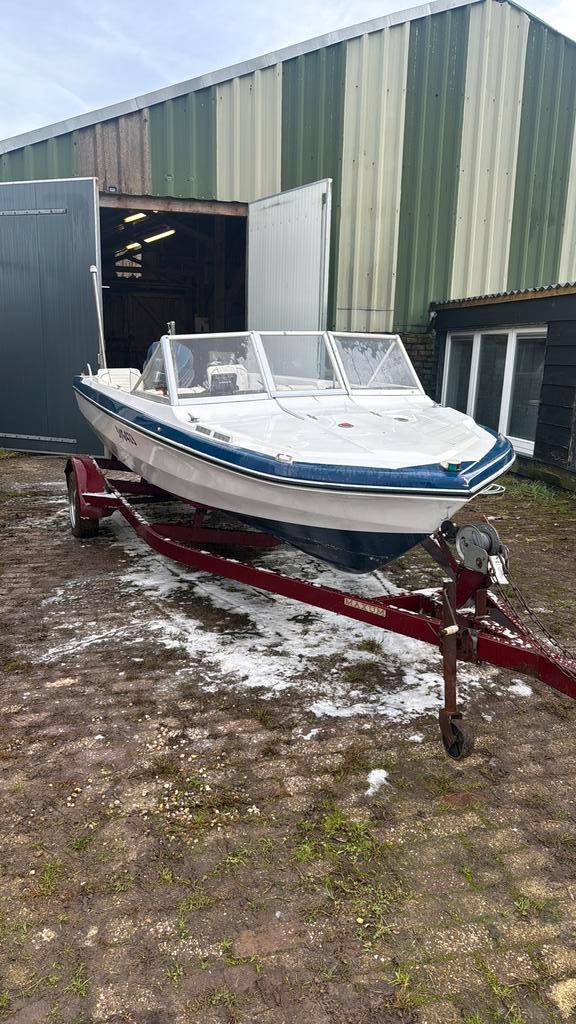 Speedboot glastron 90pk, Watersport en Boten, Speedboten, Gebruikt, 3 tot 6 meter, Benzine, 70 tot 120 pk, Polyester, Buitenboordmotor