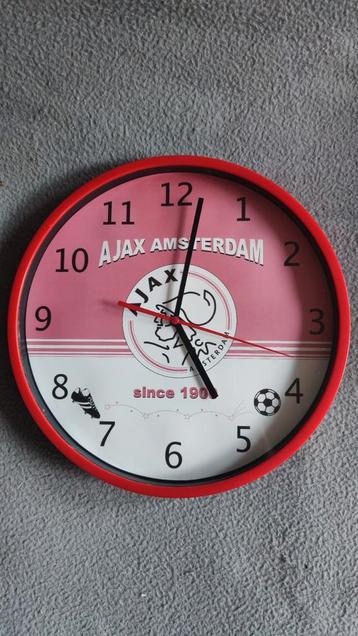 AJAX klok, wandklok - quartz uurwerk -  25 cm beschikbaar voor biedingen