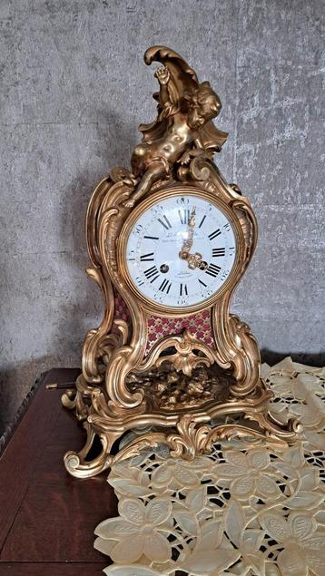 Antieke Franse pendule met cherubijn,  Louis XVI Stijl beschikbaar voor biedingen
