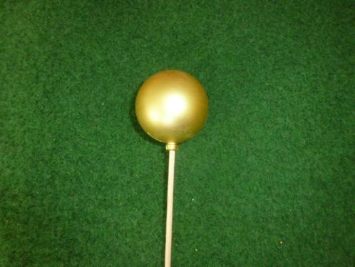 107 gouden matte kerstballen op stok, Diversen, Kerst, Zo goed als nieuw, Ophalen of Verzenden