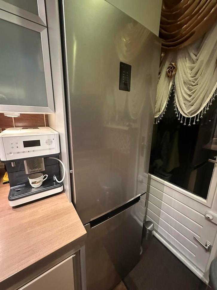 Samsung koelkast (defect), Witgoed en Apparatuur, Koelkasten en IJskasten, Gebruikt, Met vriesvak, 200 liter of meer, 160 cm of meer