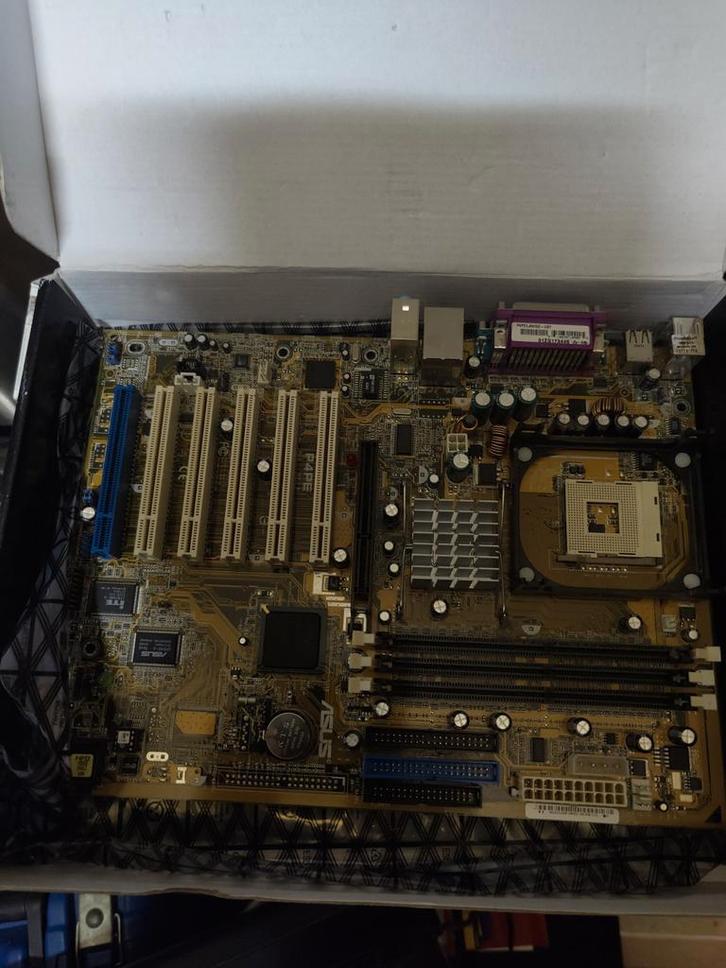 ASUS P4V800D-X Moederbord - Socket 478, Computers en Software, Moederborden, Gebruikt, DDR, Ophalen of Verzenden