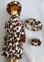 Vintage Barbie clone faux fur bontjas met toebehoren, Verzamelen, Poppen, Verzenden, Nieuw, Kleertjes