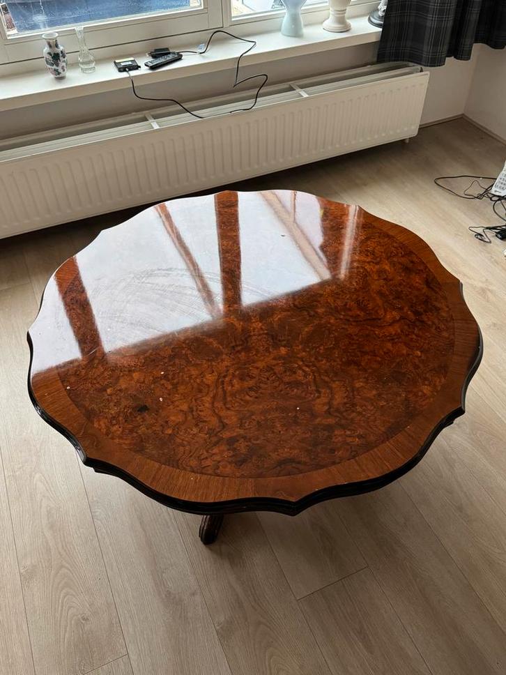 Prachtige Notenhoute salontafel, Huis en Inrichting, Tafels | Eettafels, Gebruikt, 100 tot 150 cm, Ovaal, Overige houtsoorten