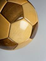 Massief houten voetbal vintage, Ophalen