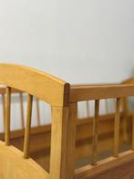 Vintage ledikant jaren 50/60 hout baby bed, Ophalen, Gebruikt, Lattenbodem, Minder dan 140 cm
