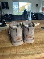 UGG classic ultra mini caribou 38, UGG, Bruin, Lage of Enkellaarzen, Nieuw