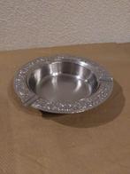 Zilverkleurige metalen asbak met sierlijke rand, Verzamelen, Ophalen of Verzenden, Zo goed als nieuw, Asbak
