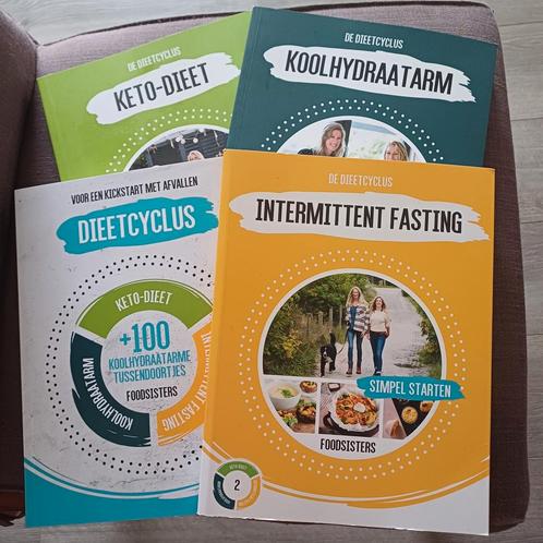 4 boeken Foodsisters.Dieetcyclus., Boeken, Kookboeken, Zo goed als nieuw, Ophalen of Verzenden