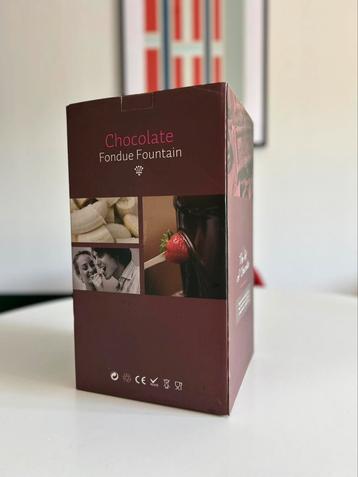 Brand-new, unused chocolate fondue fountain set  beschikbaar voor biedingen