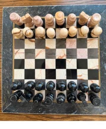 Vintage Marmer Schaakbord beschikbaar voor biedingen