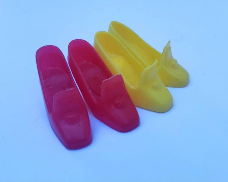 Vintage barbie schoenen pilgrims, Verzamelen, Poppen, Zo goed als nieuw, Accessoires, Ophalen of Verzenden