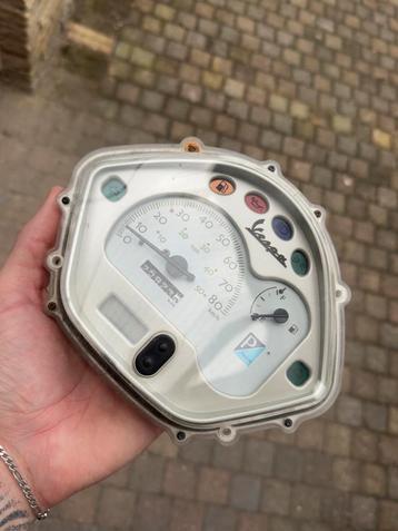 Kilometerteller Vespa LX50 beschikbaar voor biedingen