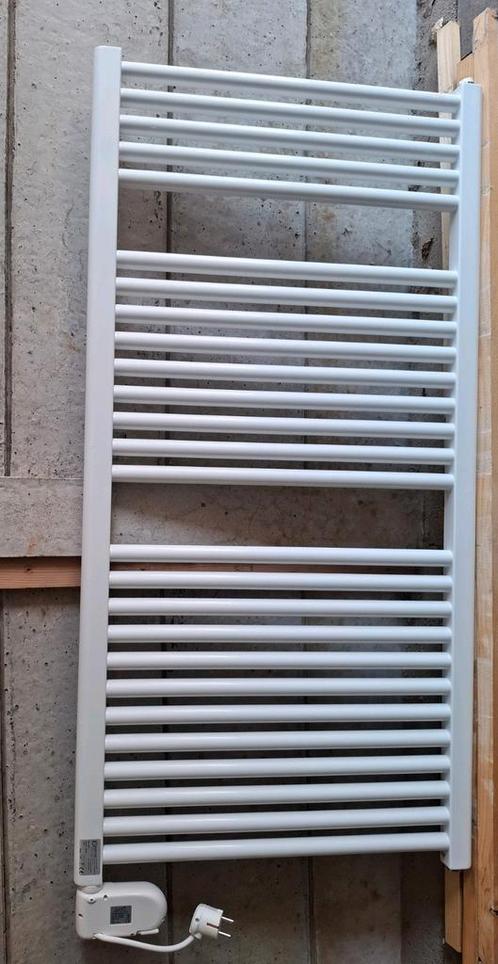Elektrische handdoek radiator Elara Selmo Musa Plus, Doe-het-zelf en Verbouw, Verwarming en Radiatoren, Zo goed als nieuw, Radiator