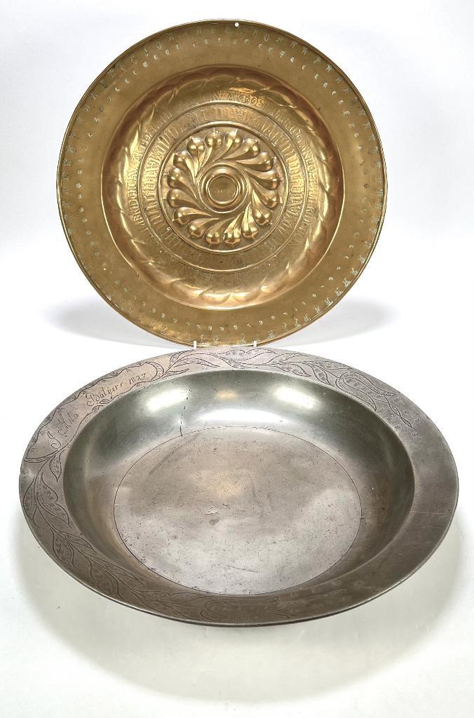 965. Aalmoesschaal en bord, 19e eeuw, Antiek en Kunst, Antiek | Wandborden en Tegels, Ophalen of Verzenden