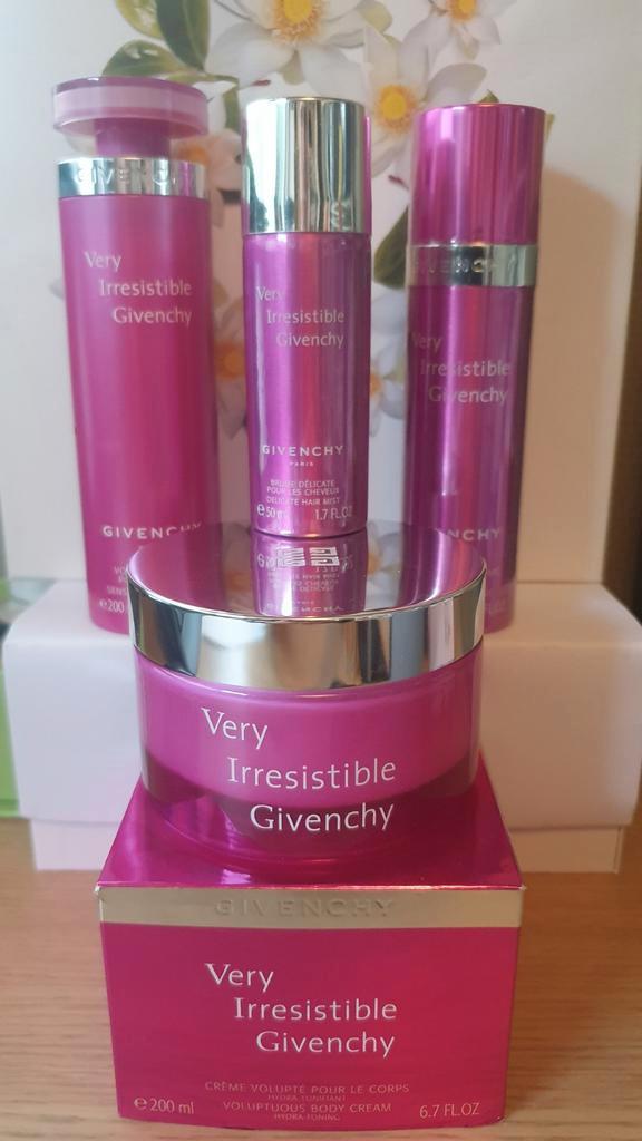 Givenchy VERY IRRESISTIBLE Luxe Set Bodyproducten, Sieraden, Tassen en Uiterlijk, Uiterlijk | Parfum, Nieuw, Verzenden