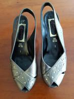 Schoenen, Schoenen met lage hakken, Bruin, Ophalen of Verzenden, Geen merk