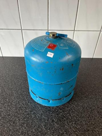 907 Camping gaz , Campingaz gasfles .4.7 kilo . beschikbaar voor biedingen