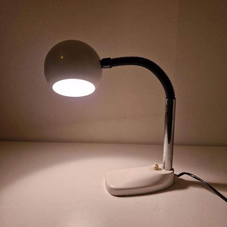 H. TH.j.h Busquet  Hala Jaren 60 vintage bureaulamp, Huis en Inrichting, Lampen | Tafellampen, Gebruikt, Minder dan 50 cm, Kunststof