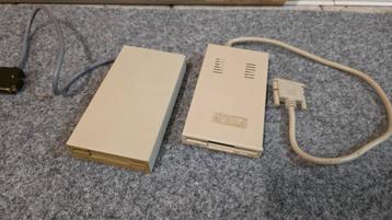 Twee defecte ? diskdrives voor Commodore Amiga 500 600 1200 beschikbaar voor biedingen