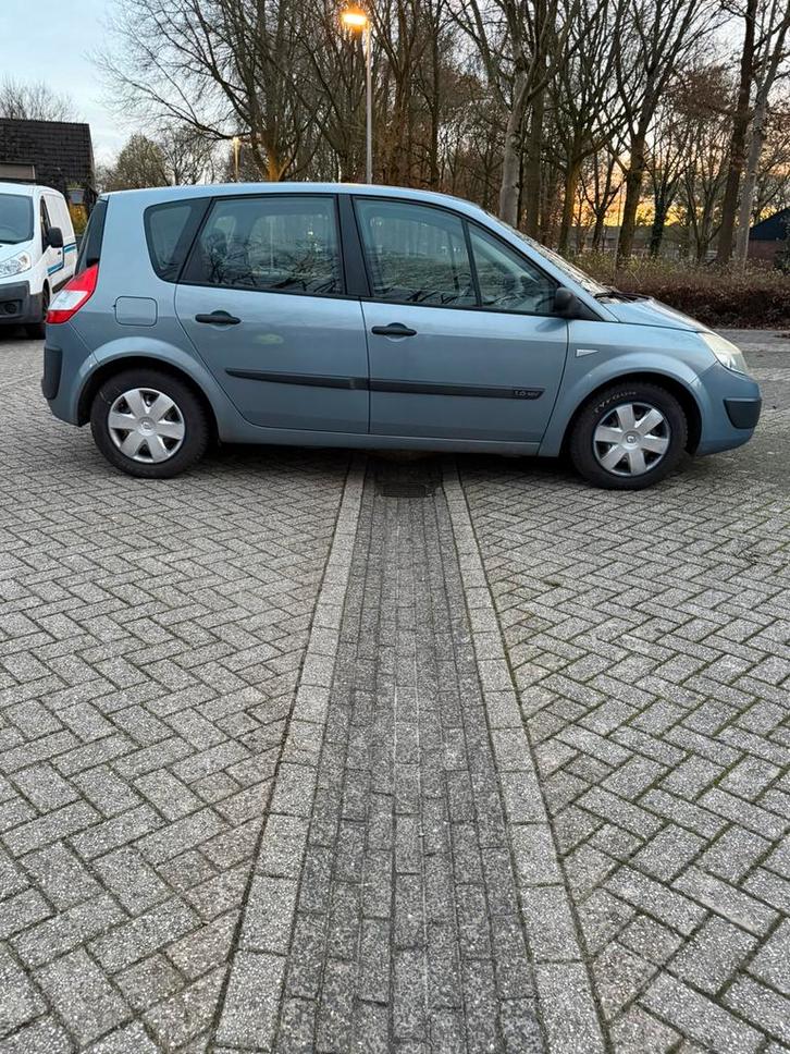 Te koop Renault Scénic 1.6 2005 start en rijd goed, Auto's, Renault, Bedrijf, Scénic, ABS, Airbags, Centrale vergrendeling, Elektrische ramen