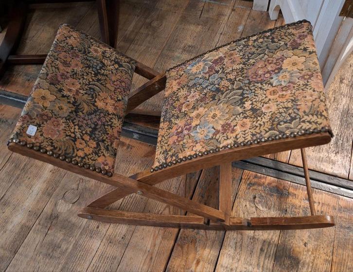 Vintage Voetenbankje verstelbaar bloemenstof oud antiek, Antiek en Kunst, Antiek | Meubels | Stoelen en Banken, Ophalen