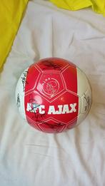 Ajax bal met officiële handtekeningen, Verzamelen, Verzenden, Zo goed als nieuw, Ajax, Overige typen