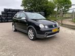 Volkswagen Polo 1.4-16V Cross 2004 Zwart, Auto's, Voorwielaandrijving, Stof, 74 pk, Zwart
