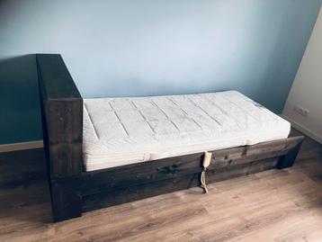 Steigerhouten bed antraciet beschikbaar voor biedingen